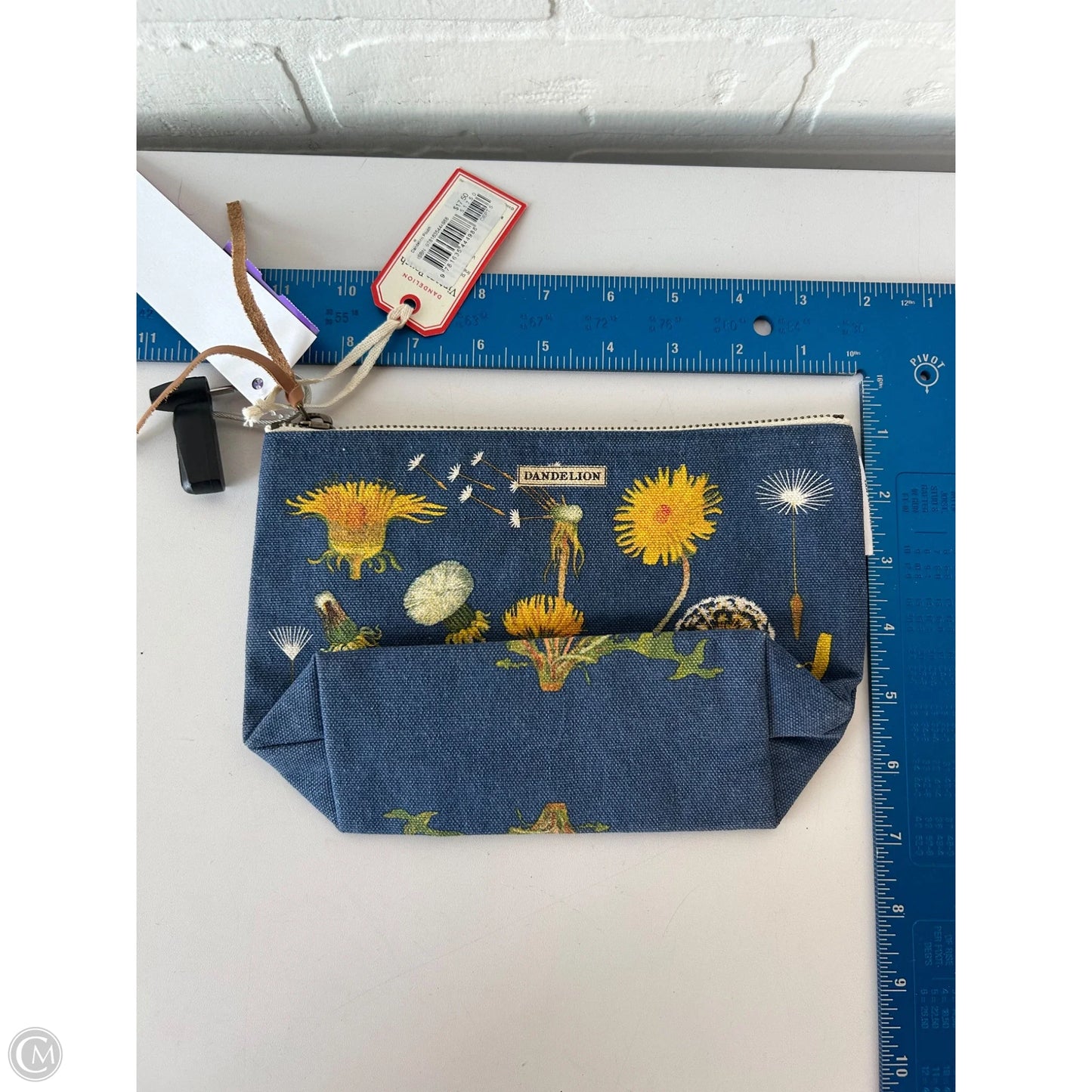 Makeup Bag By Clothes Mentor, Size: Medium