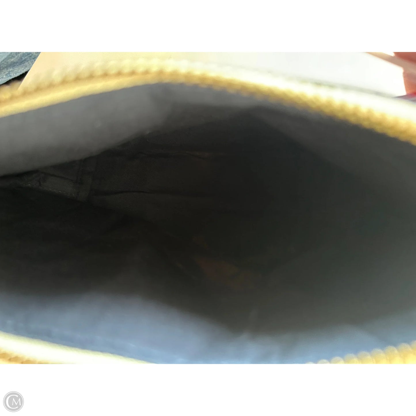 Makeup Bag By Clothes Mentor, Size: Medium