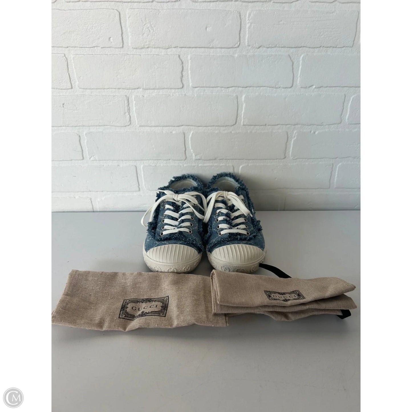 Shoes Luxury Designer By Gucci In Blue Denim, Size: 7.5