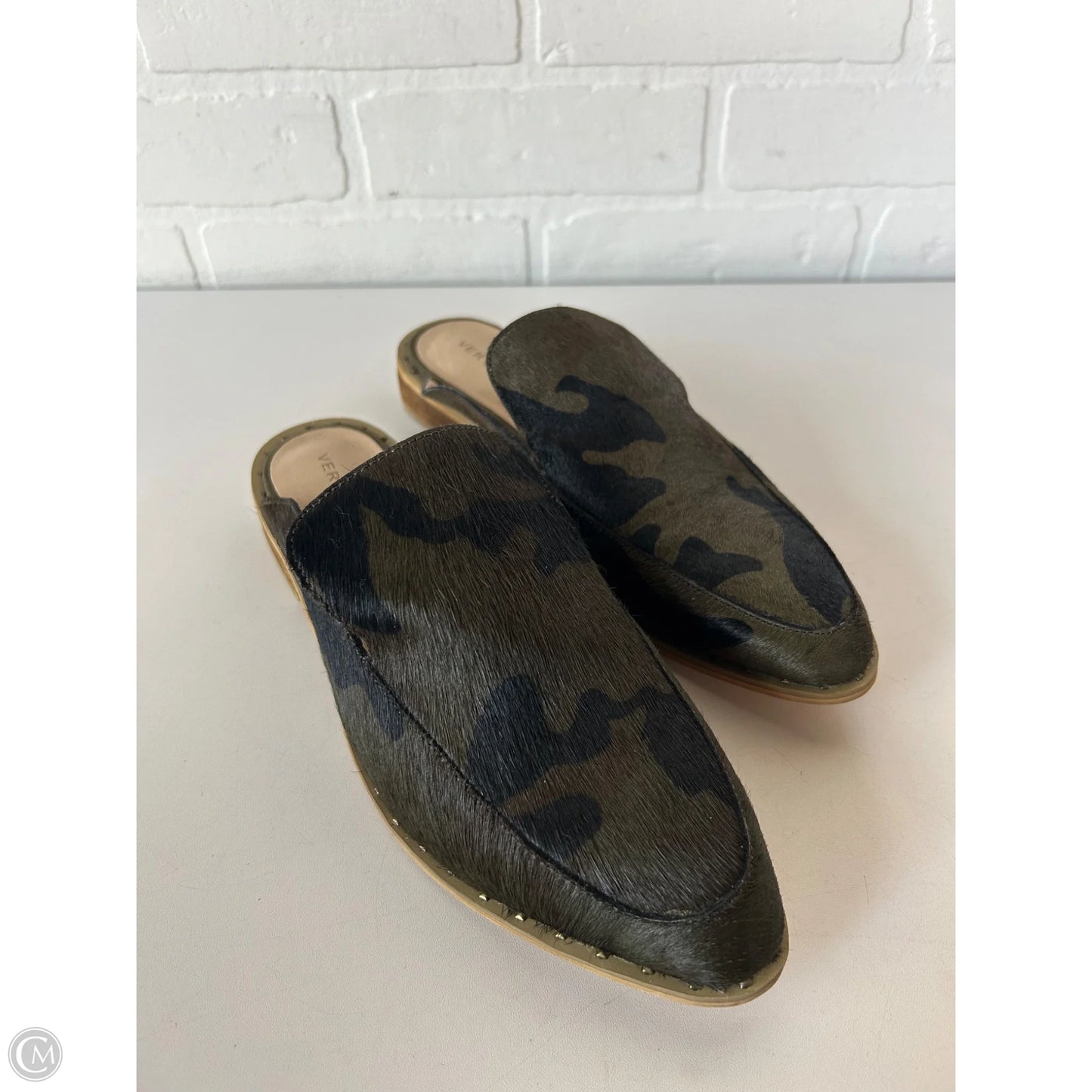 Shoes Flats By Very Volatile In Green, Size: 8