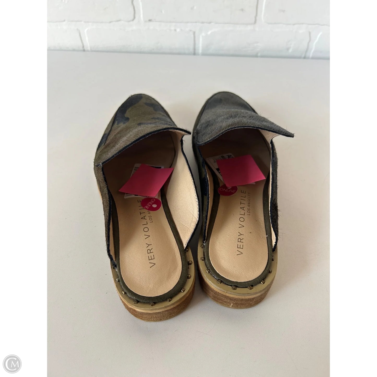 Shoes Flats By Very Volatile In Green, Size: 8