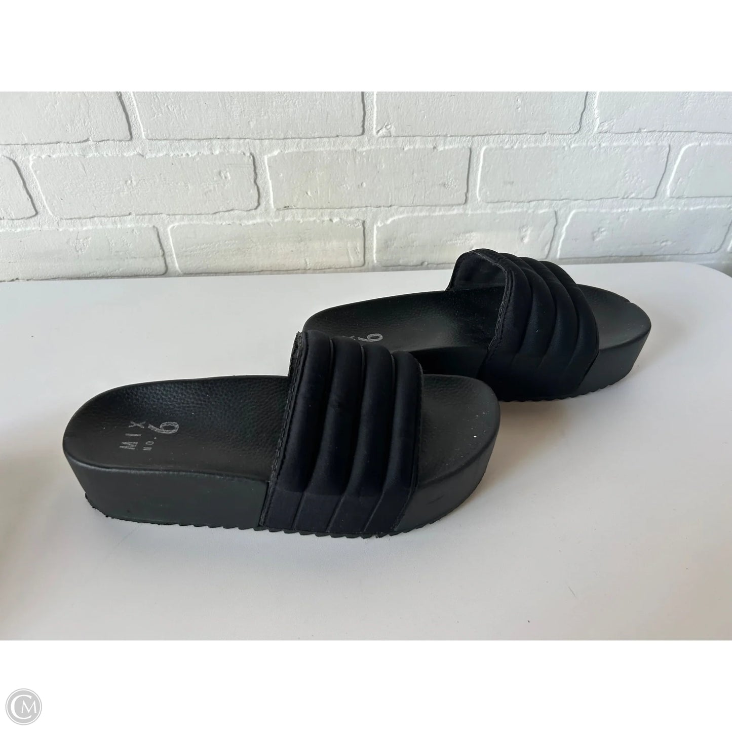 Sandals Flats By Mix No 6 In Black, Size: 9