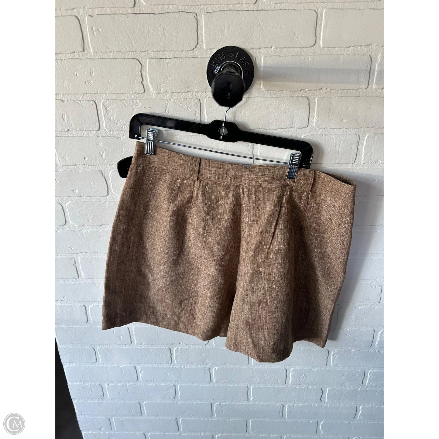 Shorts By Tuckernuck In Tan, Size: 14