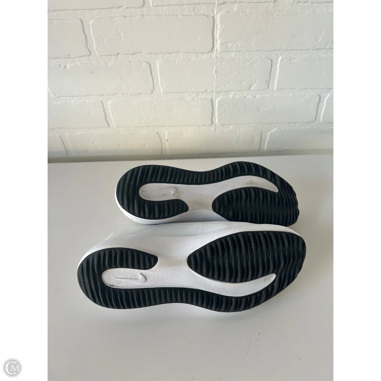 Shoes Athletic By Nike In White, Size: 7.5