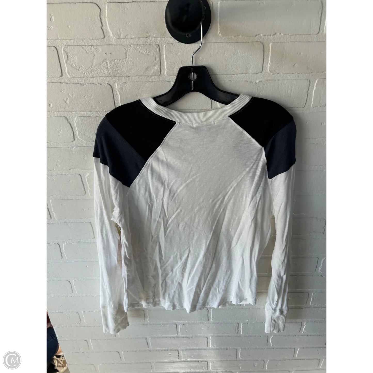 Top Long Sleeve Basic By Evereve In Black & White, Size: L