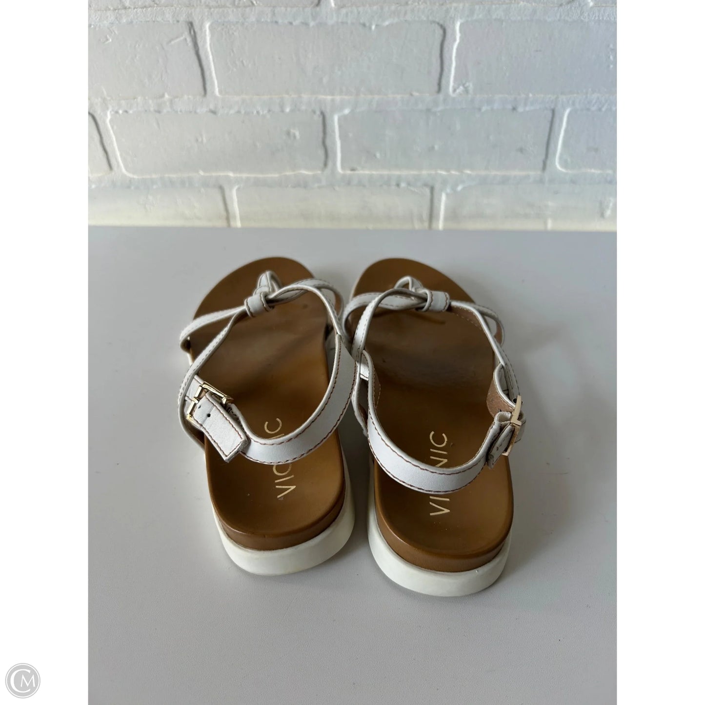 Sandals Flats By Vionic In White, Size: 8