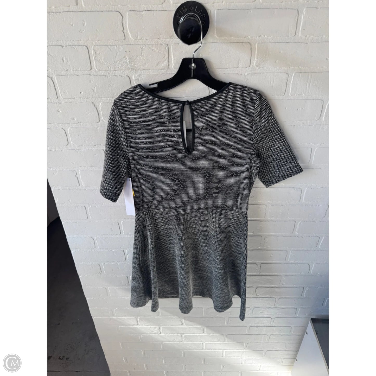 Dress Casual Short By Divided In Black & White, Size: L