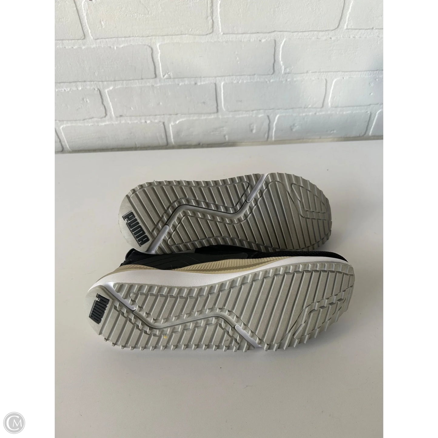 Shoes Sneakers By Puma In Black & Gold, Size: 8