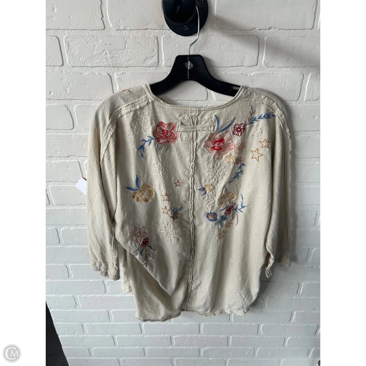 Top Long Sleeve By Cmb In Cream, Size: M