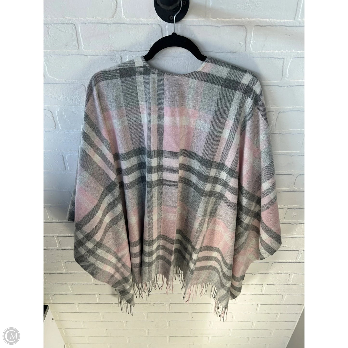 Shawl By Cmc In Grey & Pink, Size: Osfm