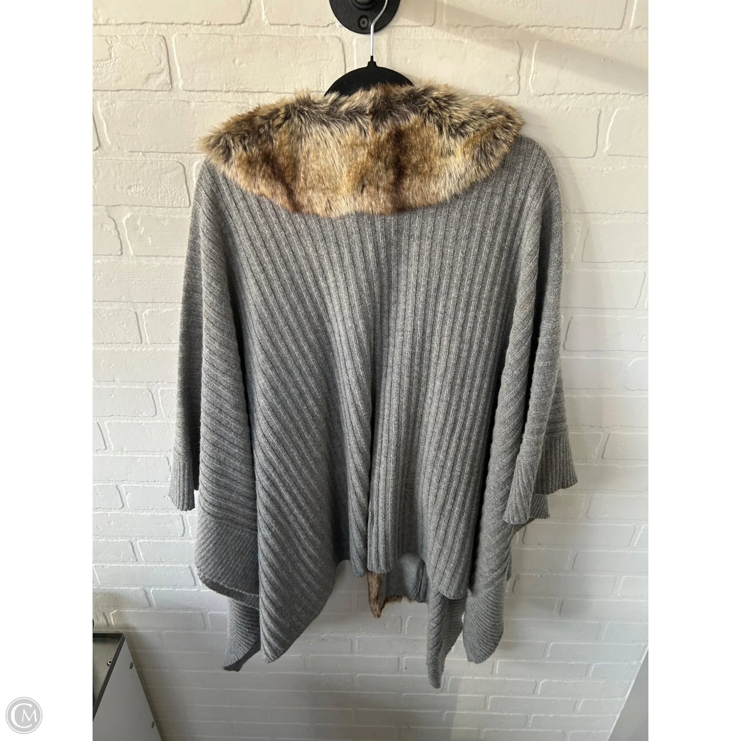 Shawl By Nordstrom In Grey, Size: Osfm