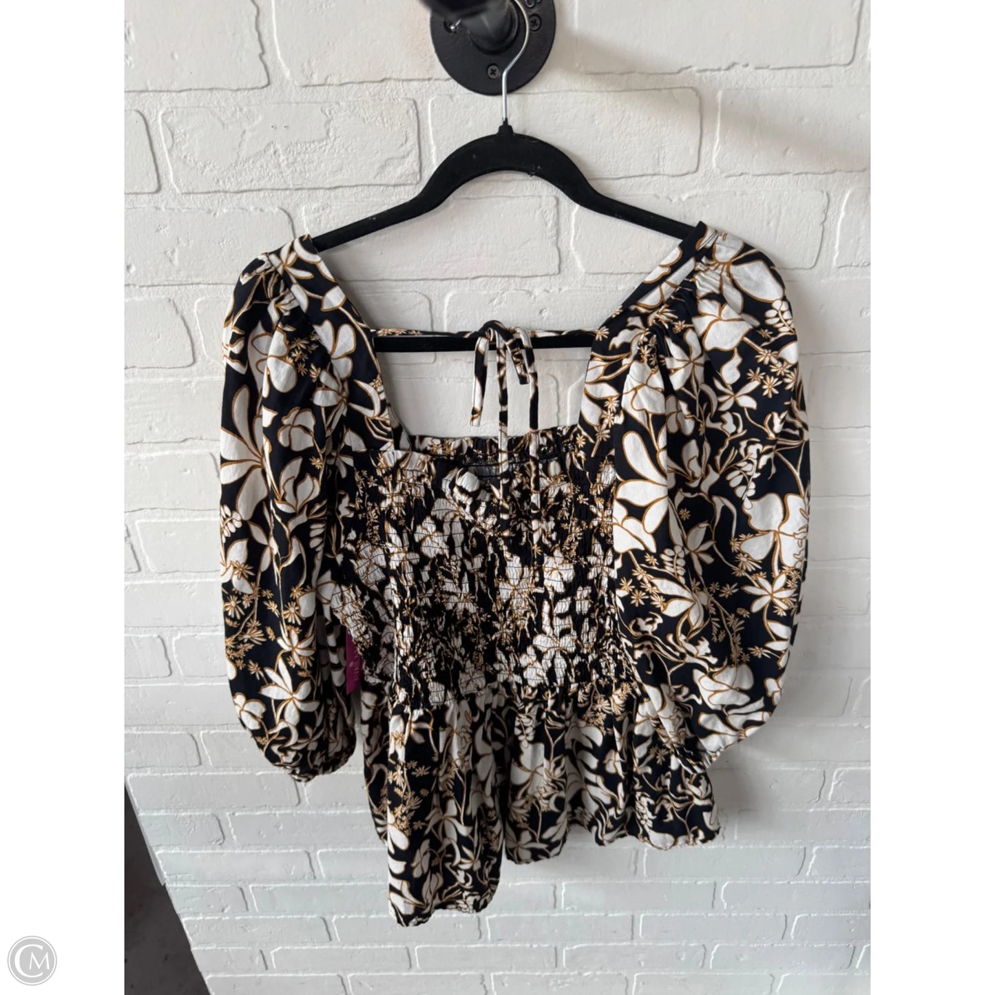 Top Short Sleeve By Ava & Viv In Black & White, Size: 1x