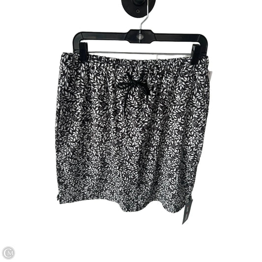Skort By Clothes Mentor In Black & White, Size: L