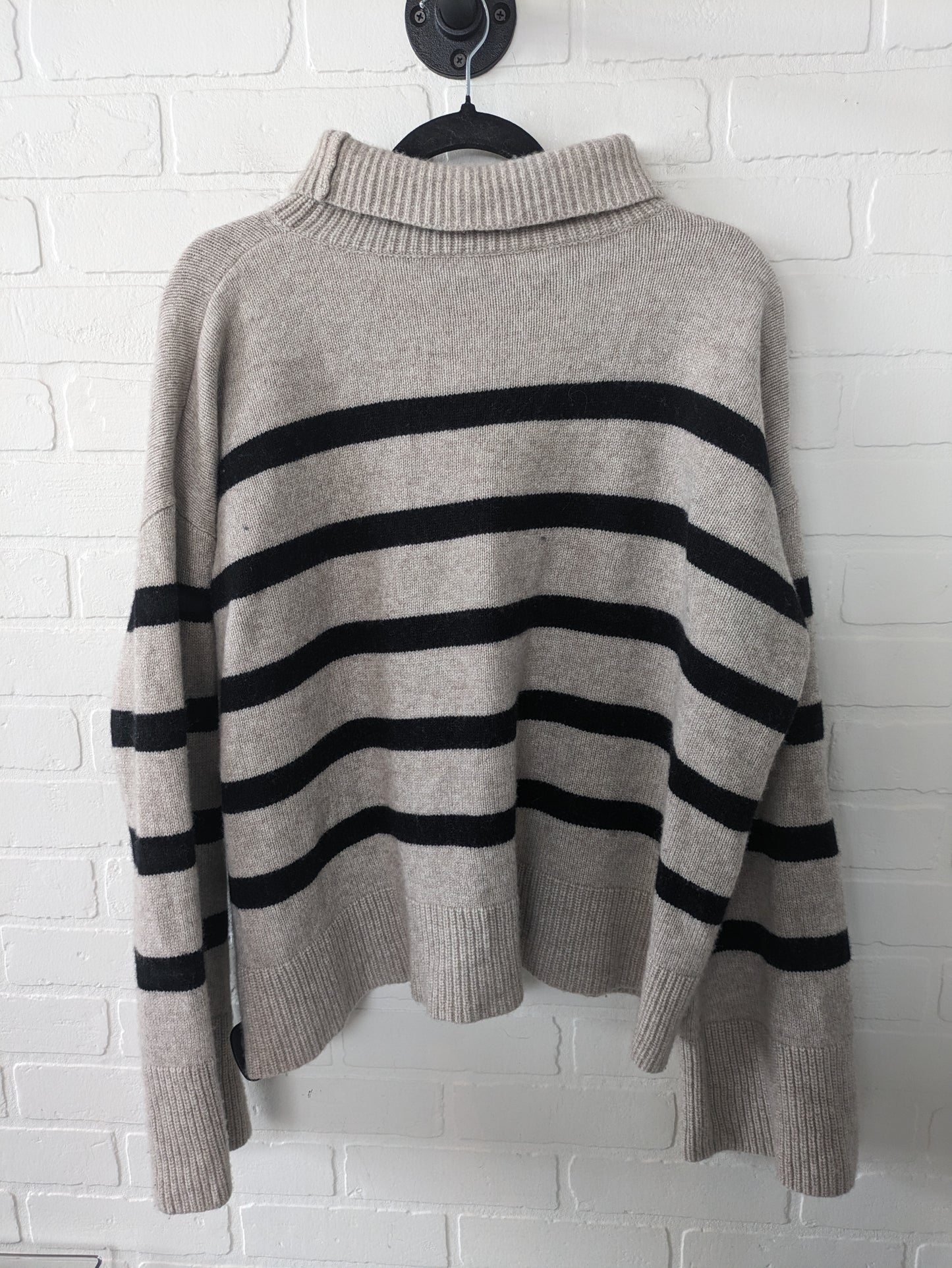Sweater By Cmc  Size: Xl