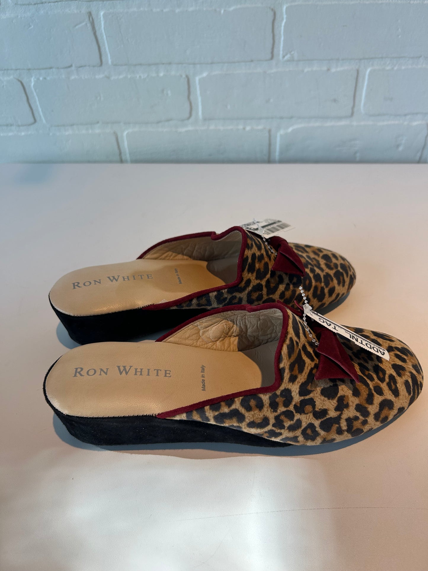 Shoes Flats By Cma In Animal Print, Size: 7