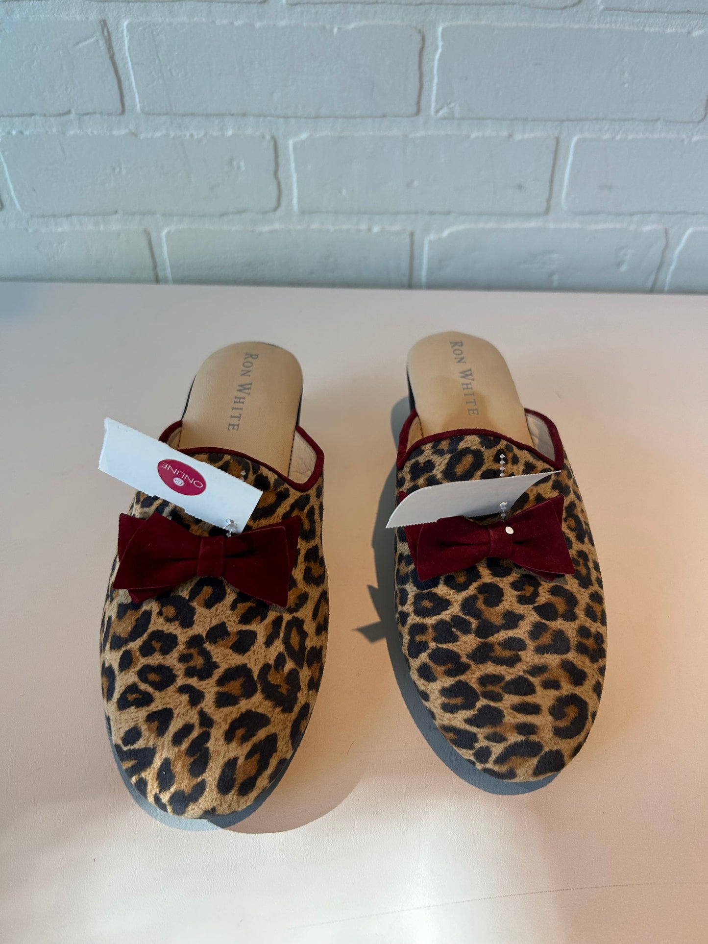 Shoes Flats By Cma In Animal Print, Size: 7