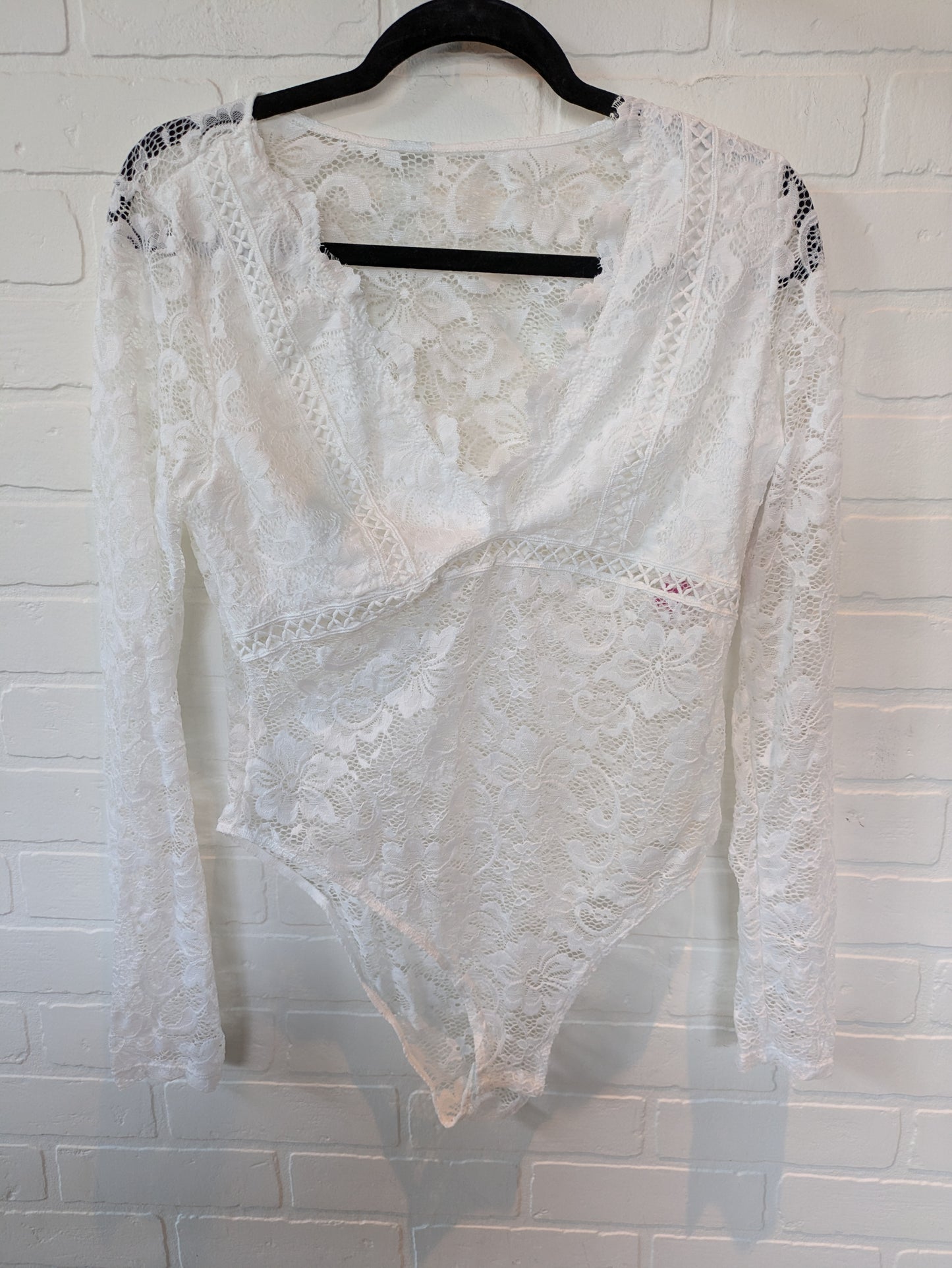 White Bodysuit Clothes Mentor, Size Xl