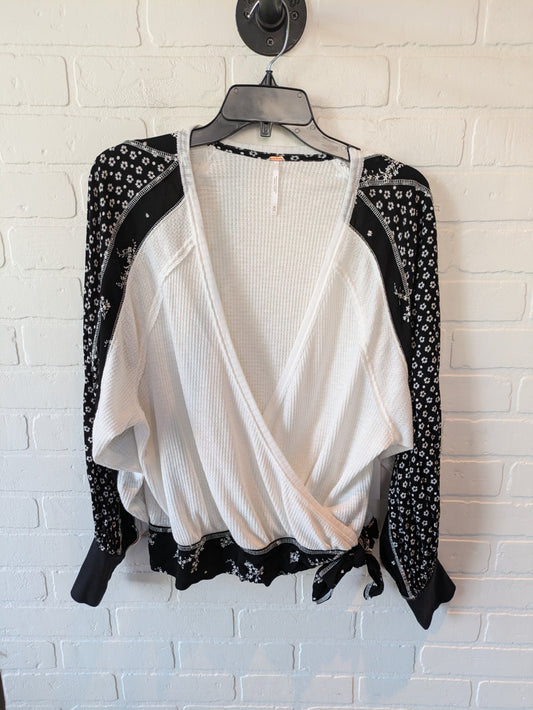 Top Long Sleeve By Free People In Black & White, Size: M