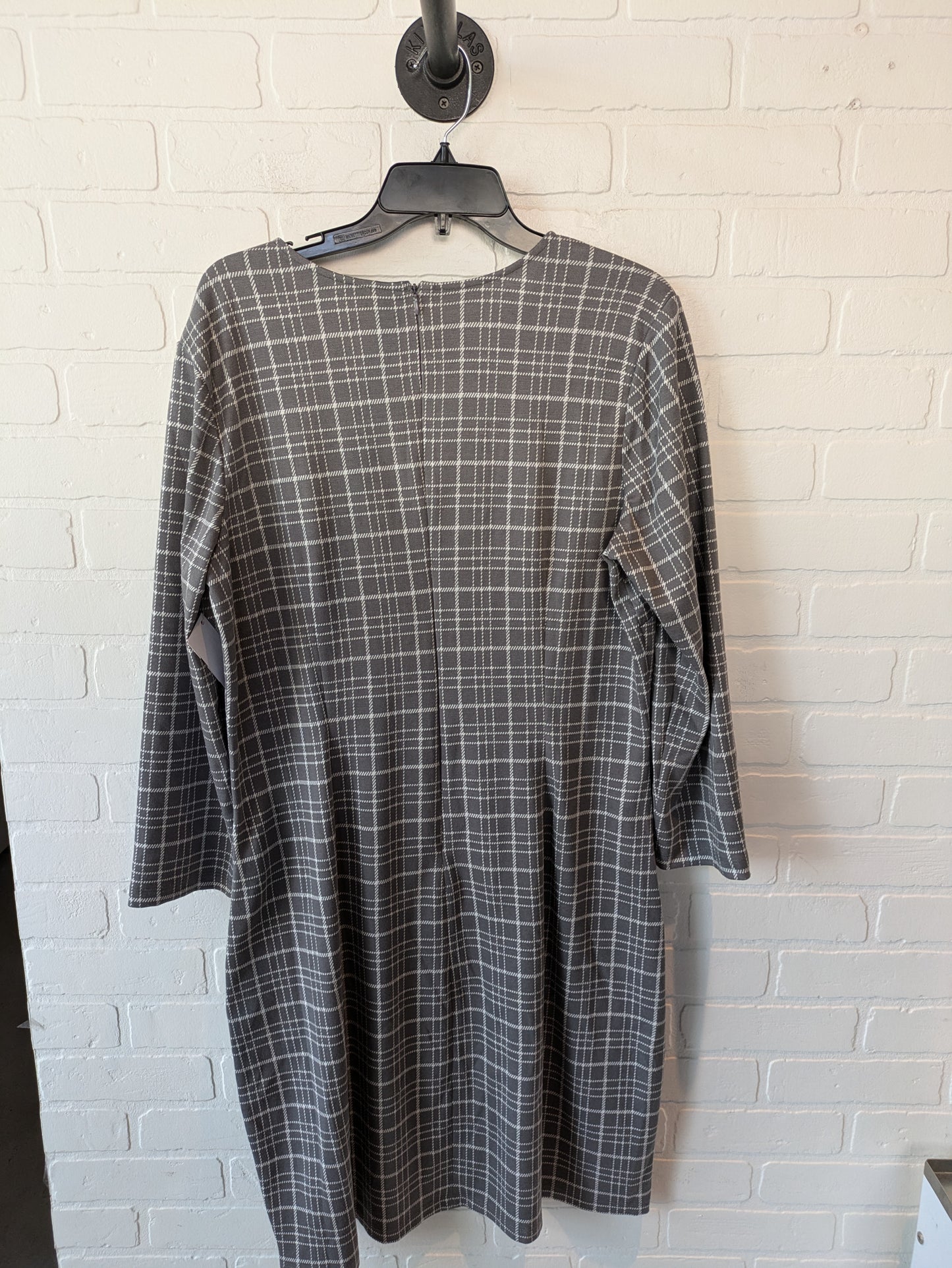 Dress Work By Maggy London In Grey & White, Size: Xl