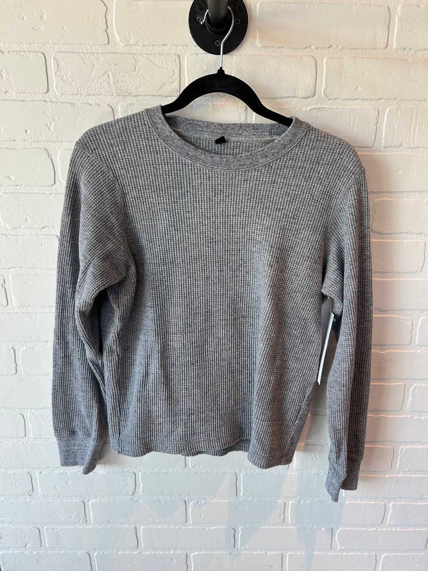 Top Long Sleeve By Uniqlo In Grey, Size: Xs