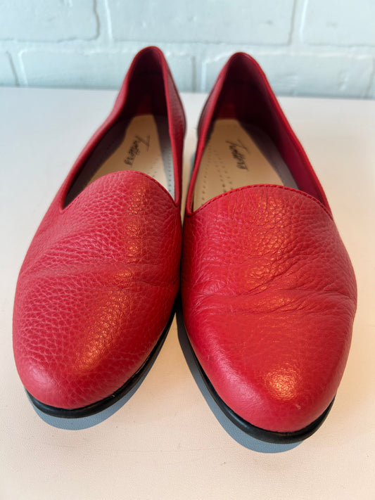 Shoes Flats By TROTTERS  In Red, Size: 7