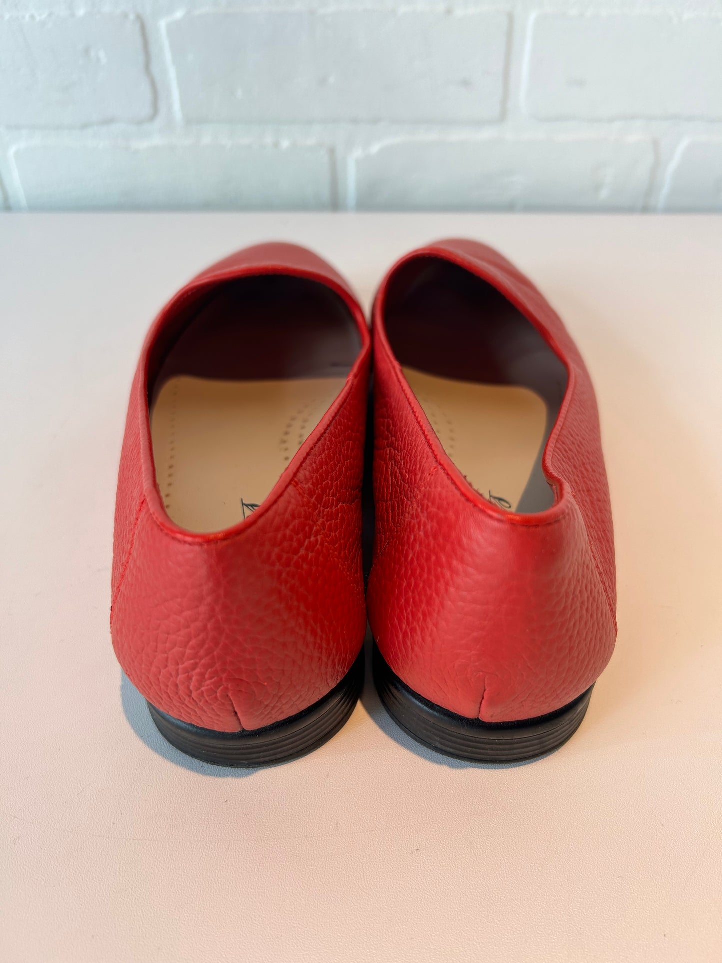 Shoes Flats By TROTTERS  In Red, Size: 7