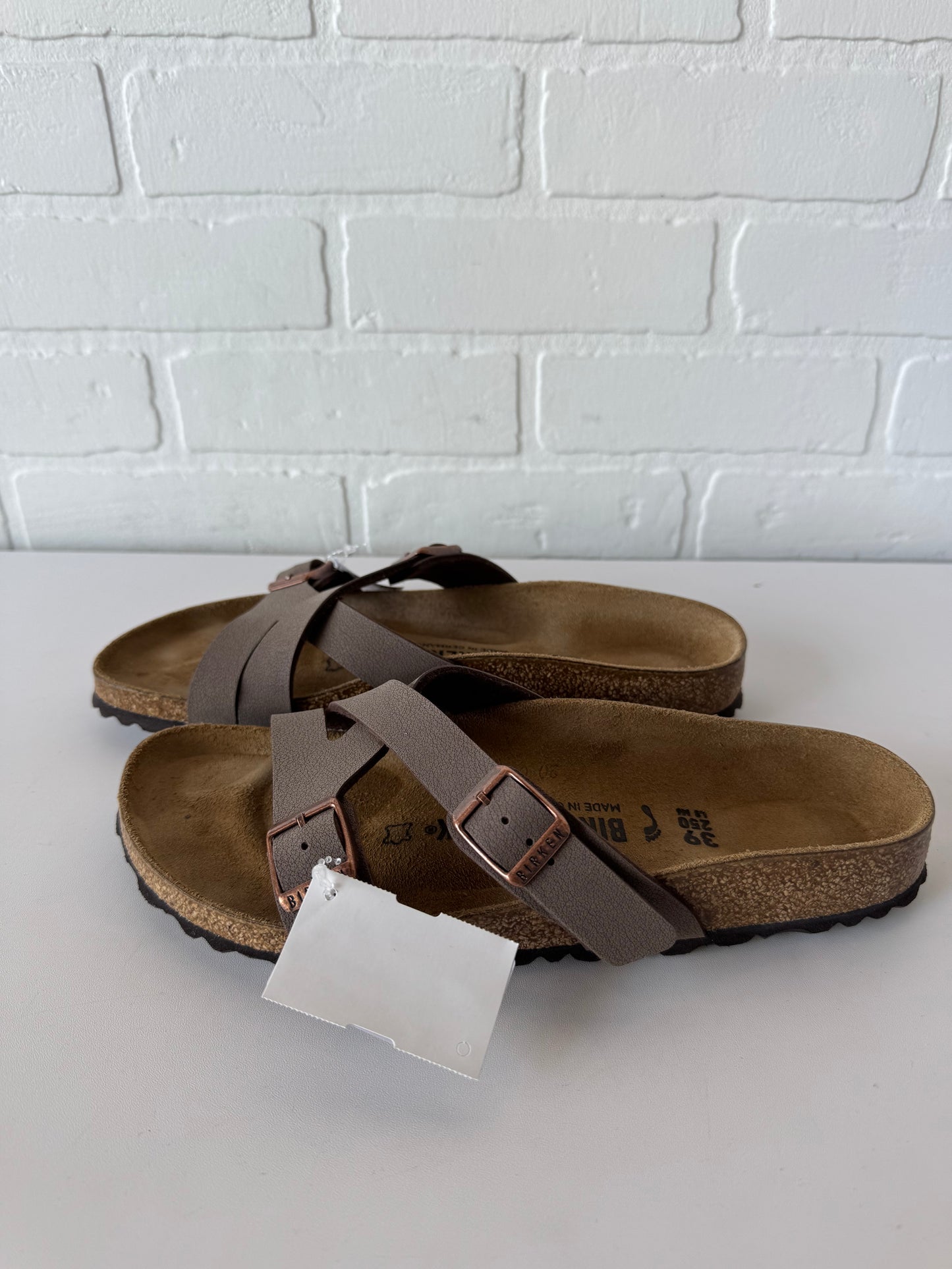 Sandals Flats By Birkenstock In Tan, Size: 8