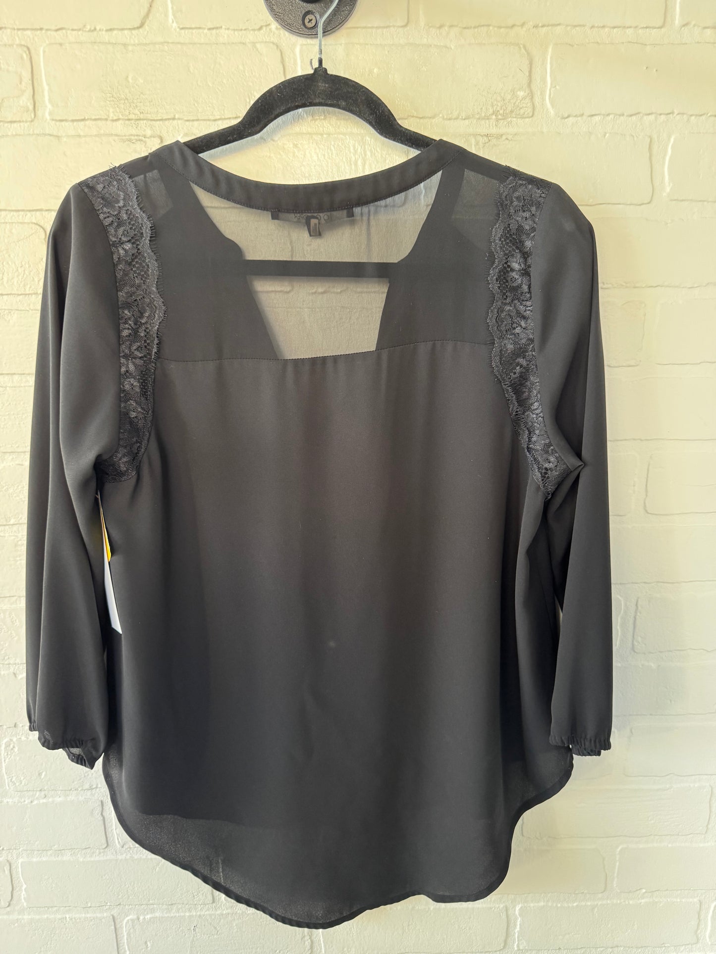 Top Long Sleeve By Clothes Mentor In Black, Size: S