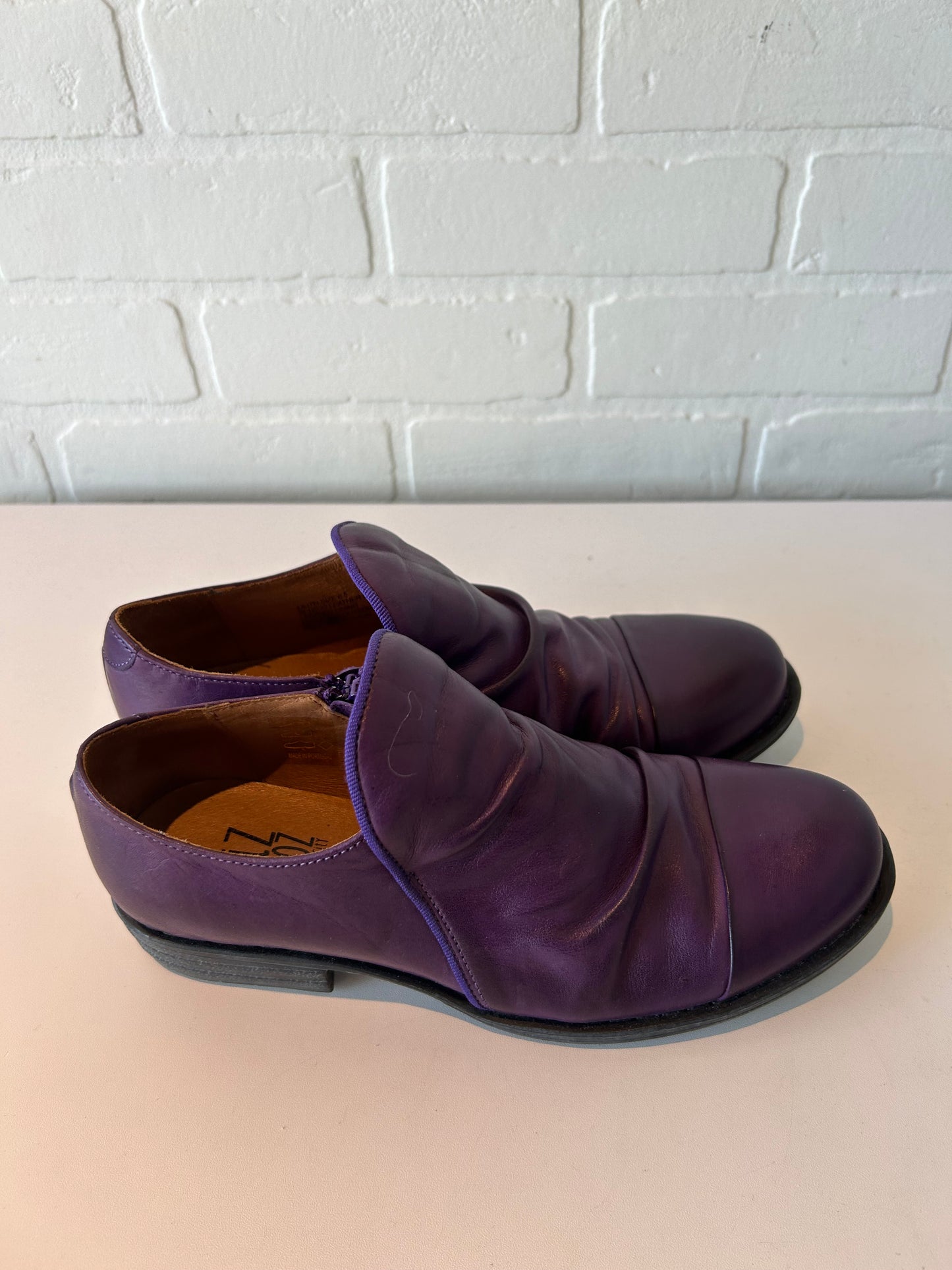 Shoes Flats By Miz Mooz In Purple, Size: 6.5