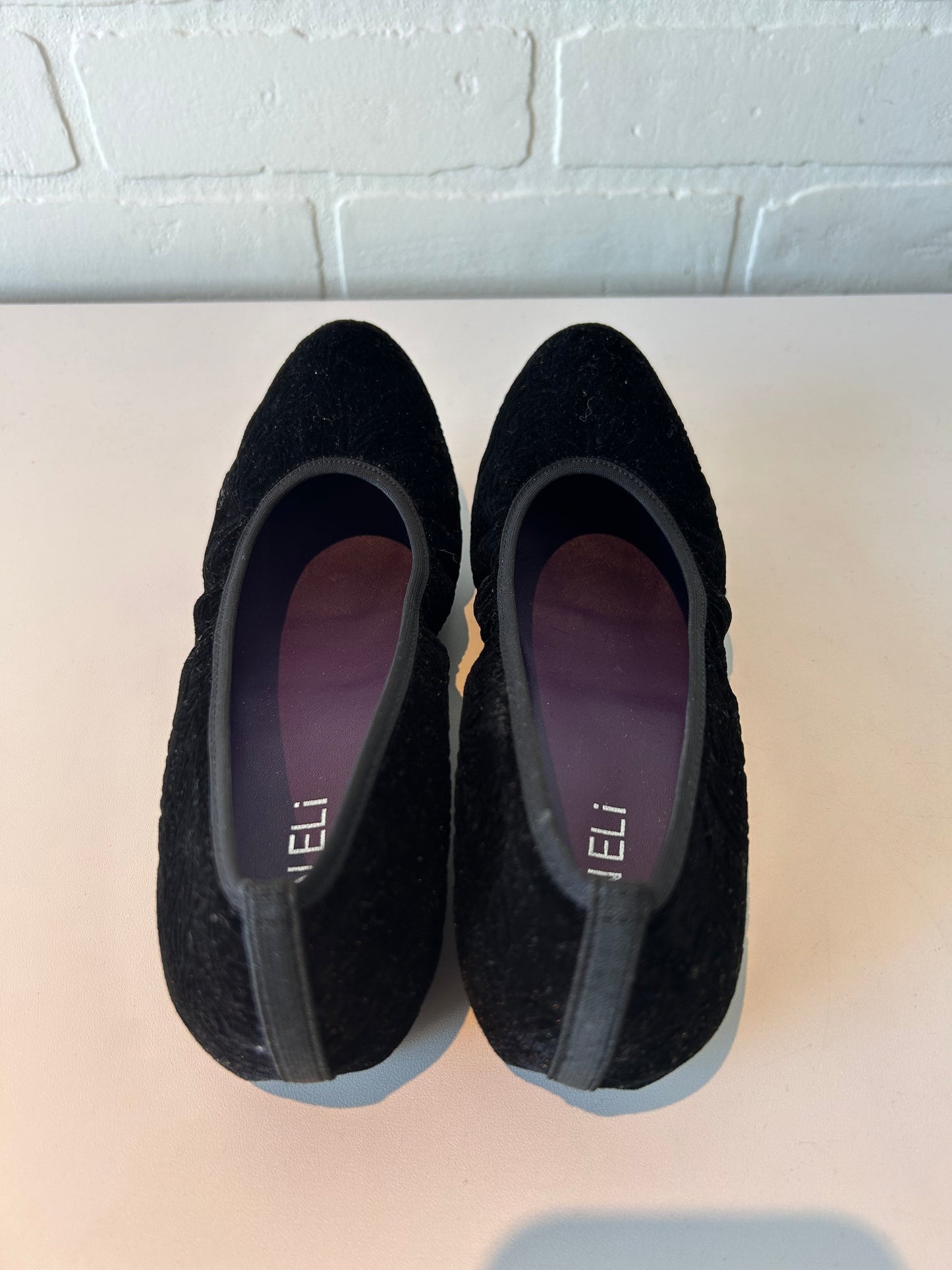 Shoes Flats By Vaneli In Black, Size: 7