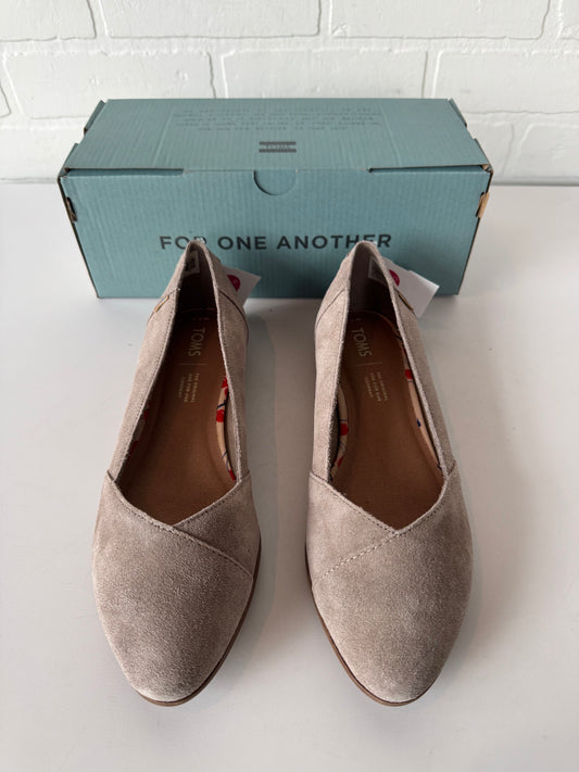 Shoes Flats By Toms In Taupe, Size: 7.5