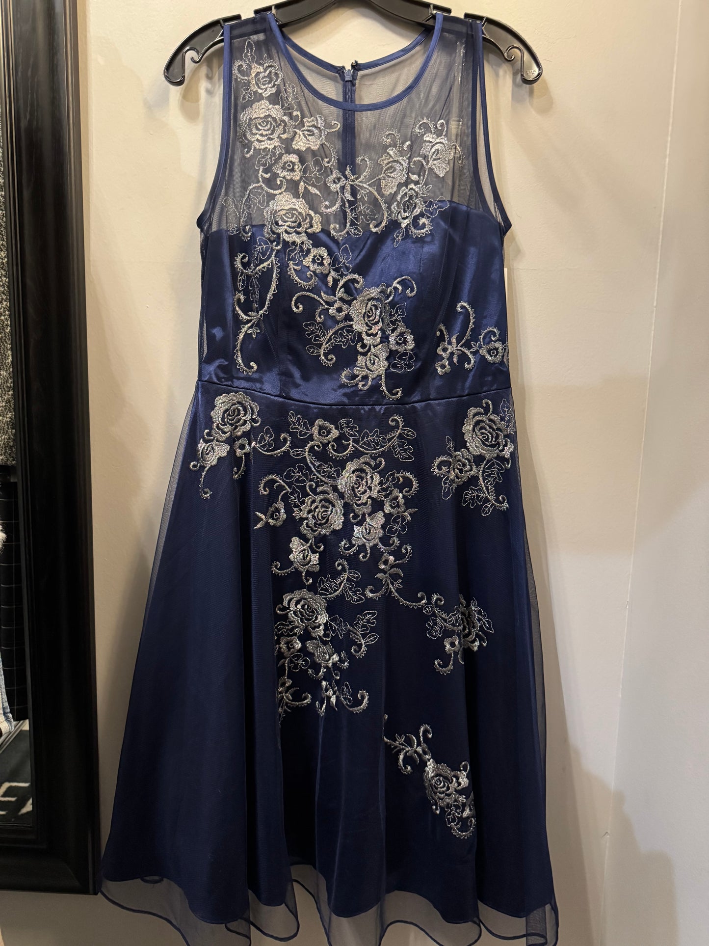 Dress Casual Midi By ONE BY EIGHT In Blue & Silver, Size: L