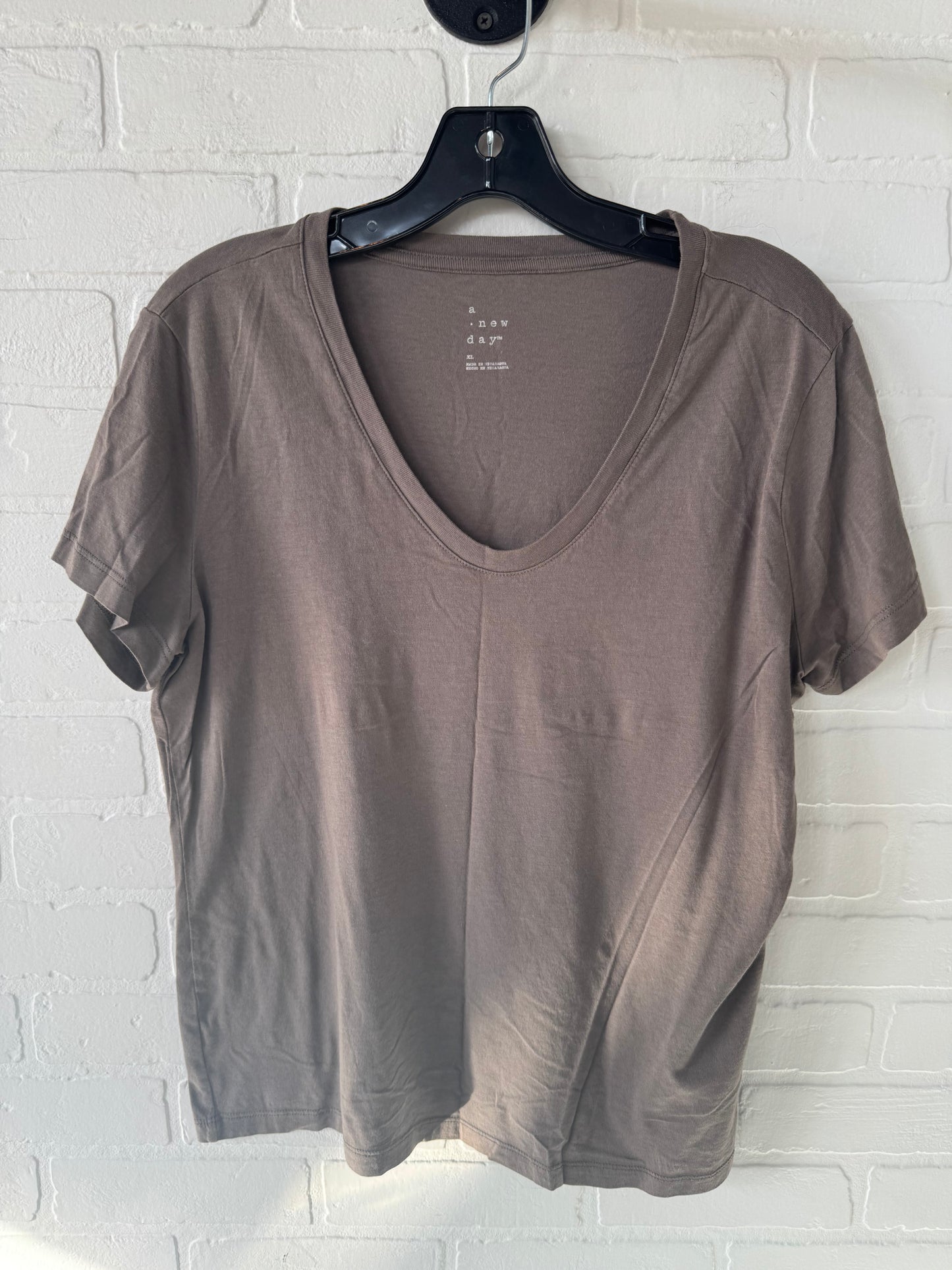 Top Short Sleeve Basic By A New Day In Brown, Size: Xl