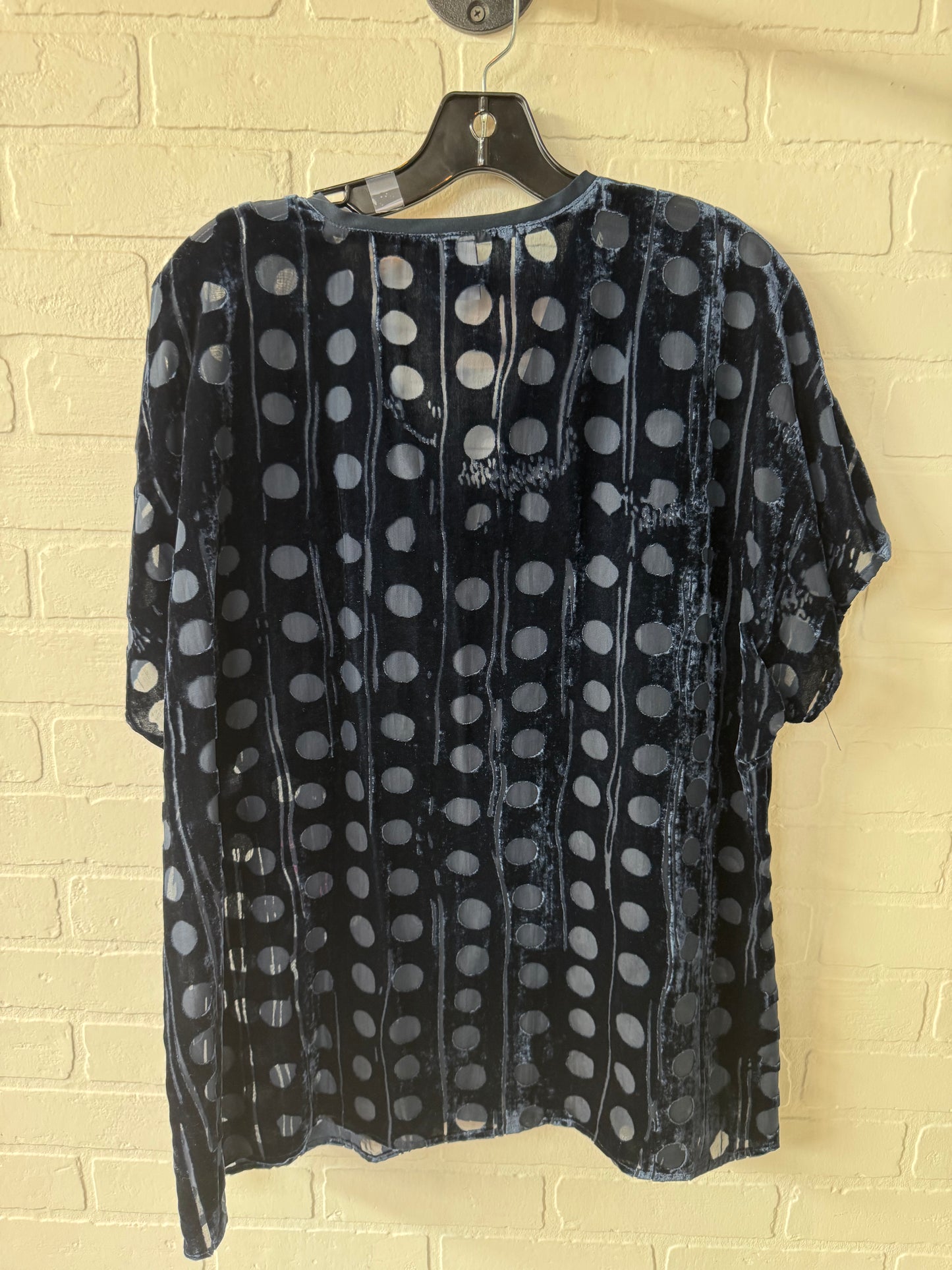 Top Long Sleeve By Cabi In Navy, Size: L