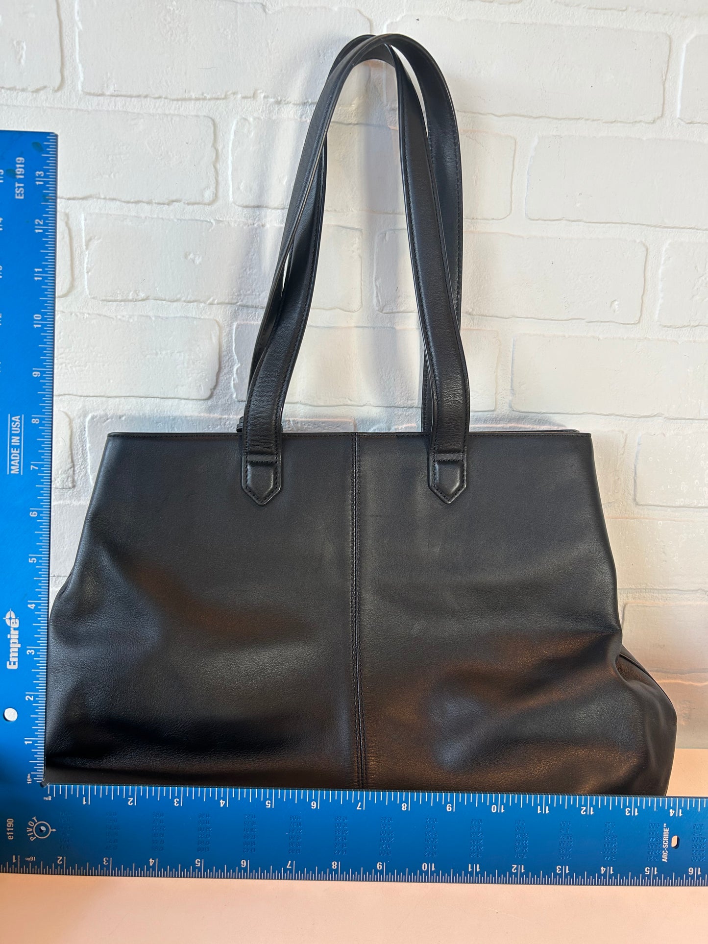 Tote Leather By Dkny, Size: Medium