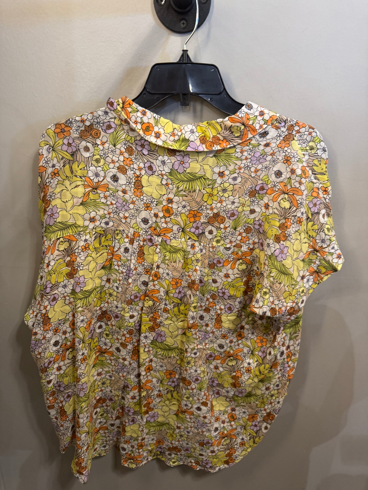 Top Short Sleeve By Jane And Delancey In Yellow, Size: M