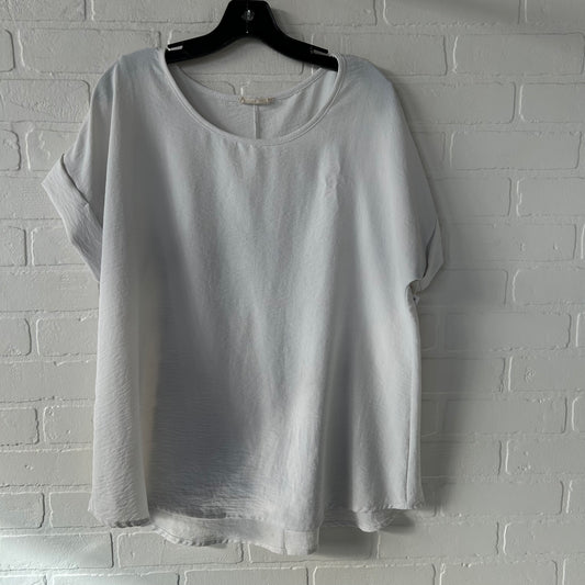 Top Short Sleeve By Entro In White, Size: M