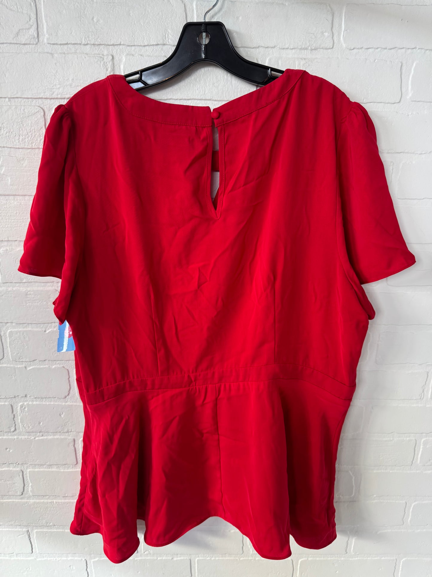 Top Short Sleeve By City Chic In Red, Size: 1x