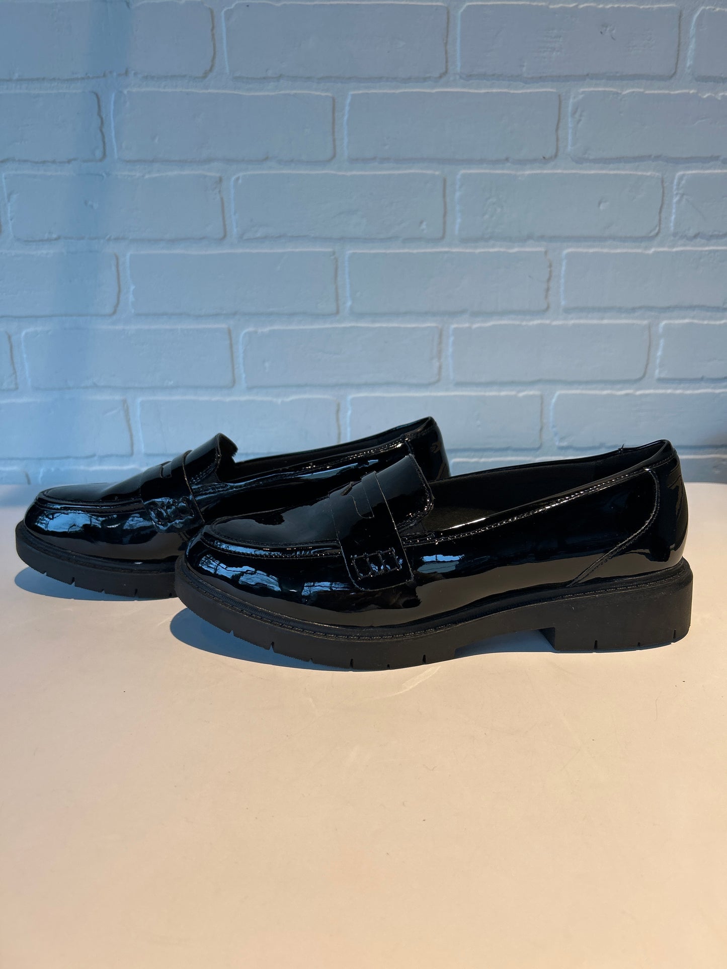 Shoes Flats By Clarks In Black, Size: 9.5