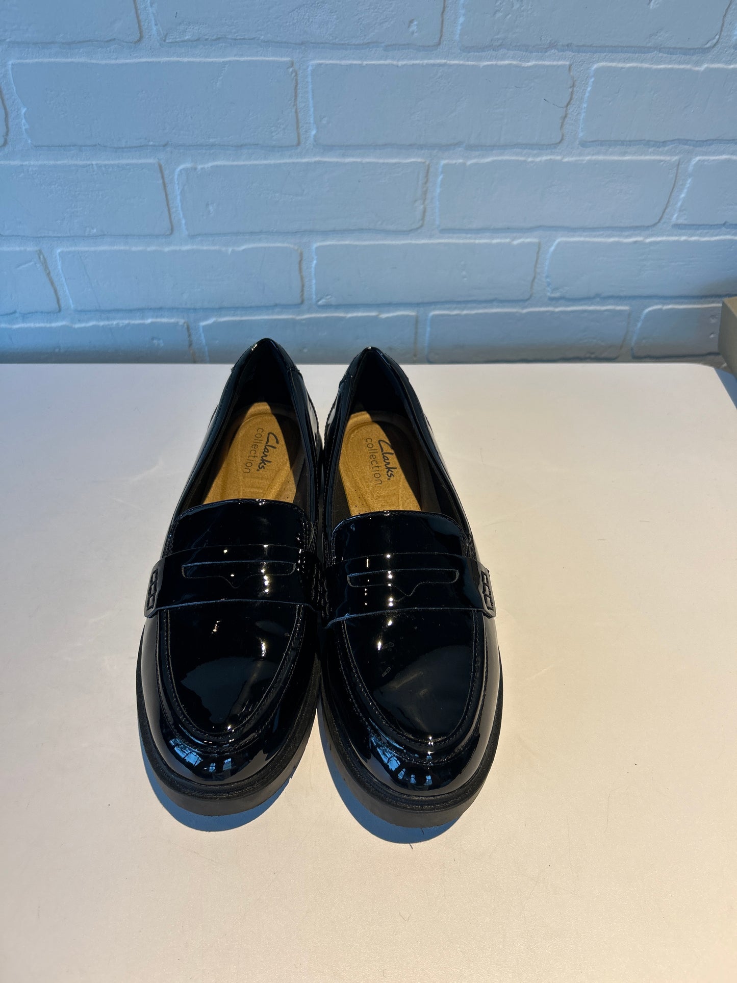 Shoes Flats By Clarks In Black, Size: 9.5