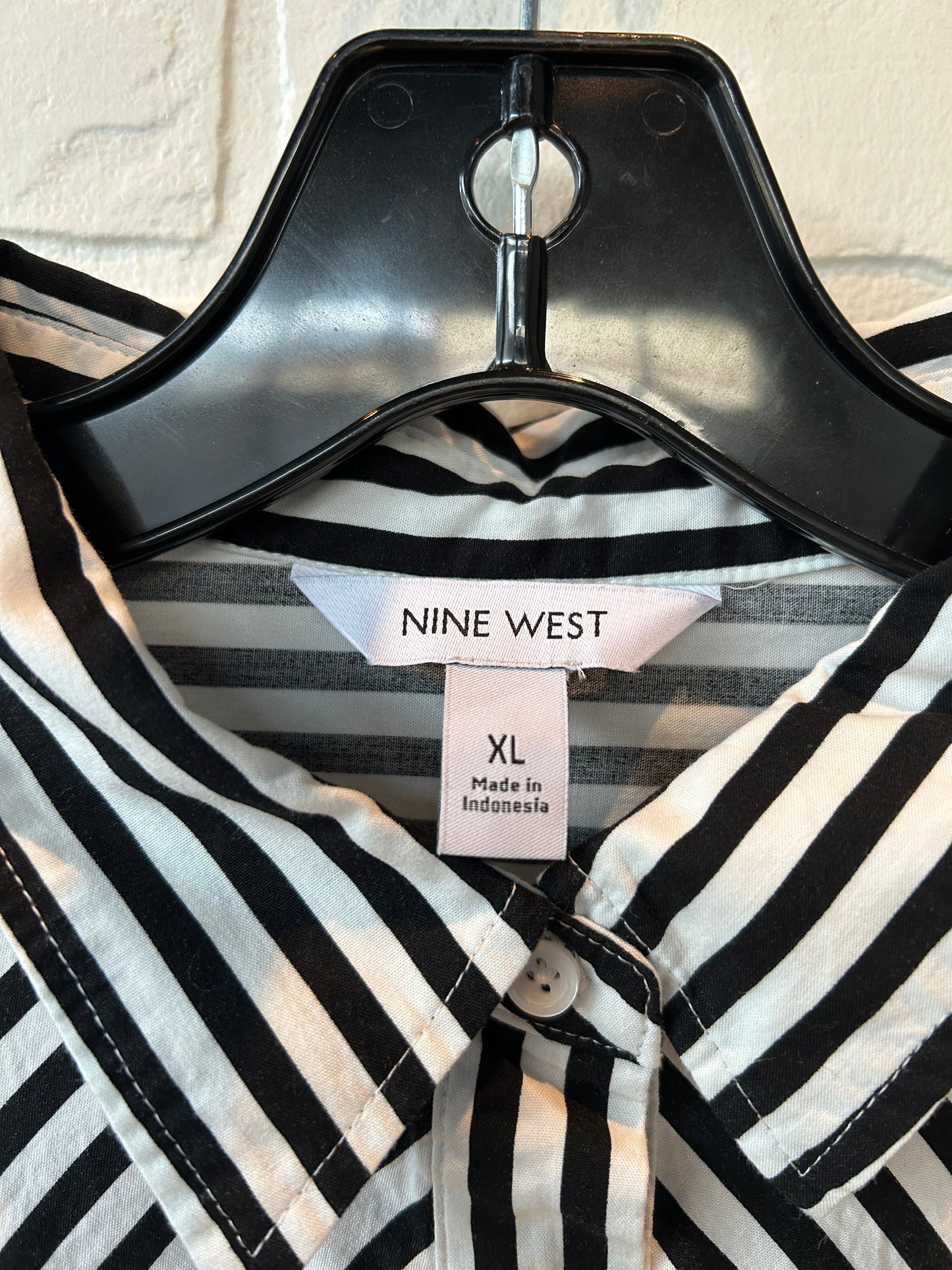 Top Long Sleeve By Nine West In Black & White, Size: Xl