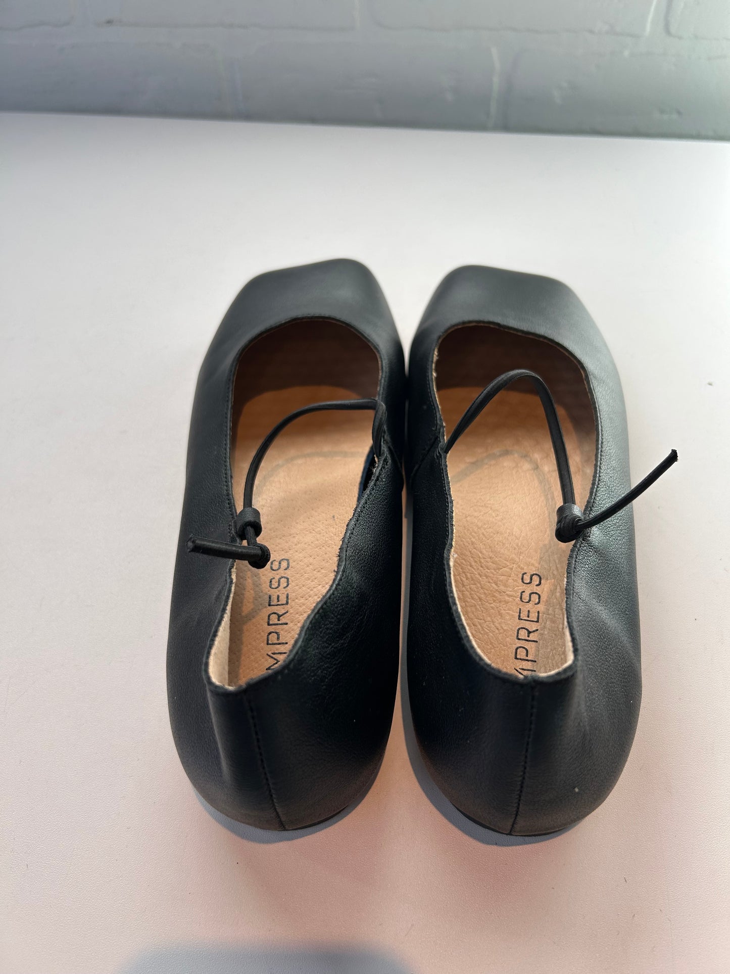 Shoes Flats By Clothes Mentor In Black, Size: 9.5