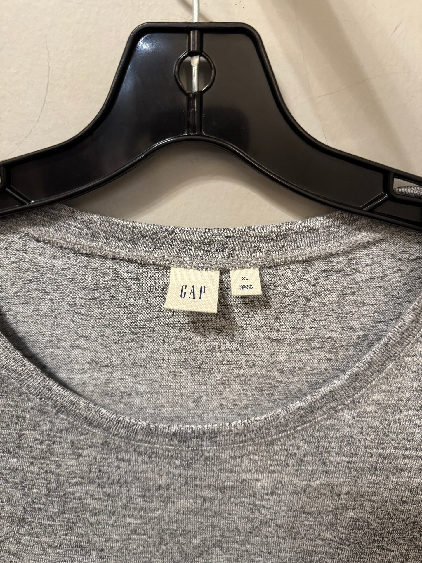 Top Long Sleeve By Gap In Grey, Size: Xl