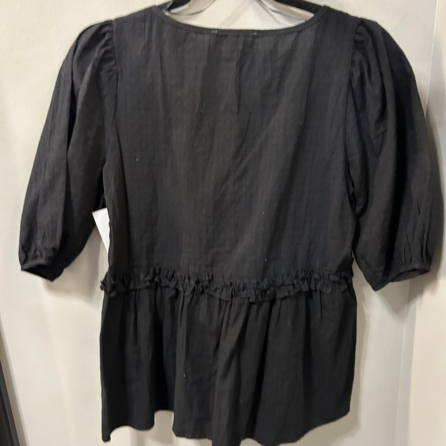 Top Short Sleeve By Entro In Black, Size: M