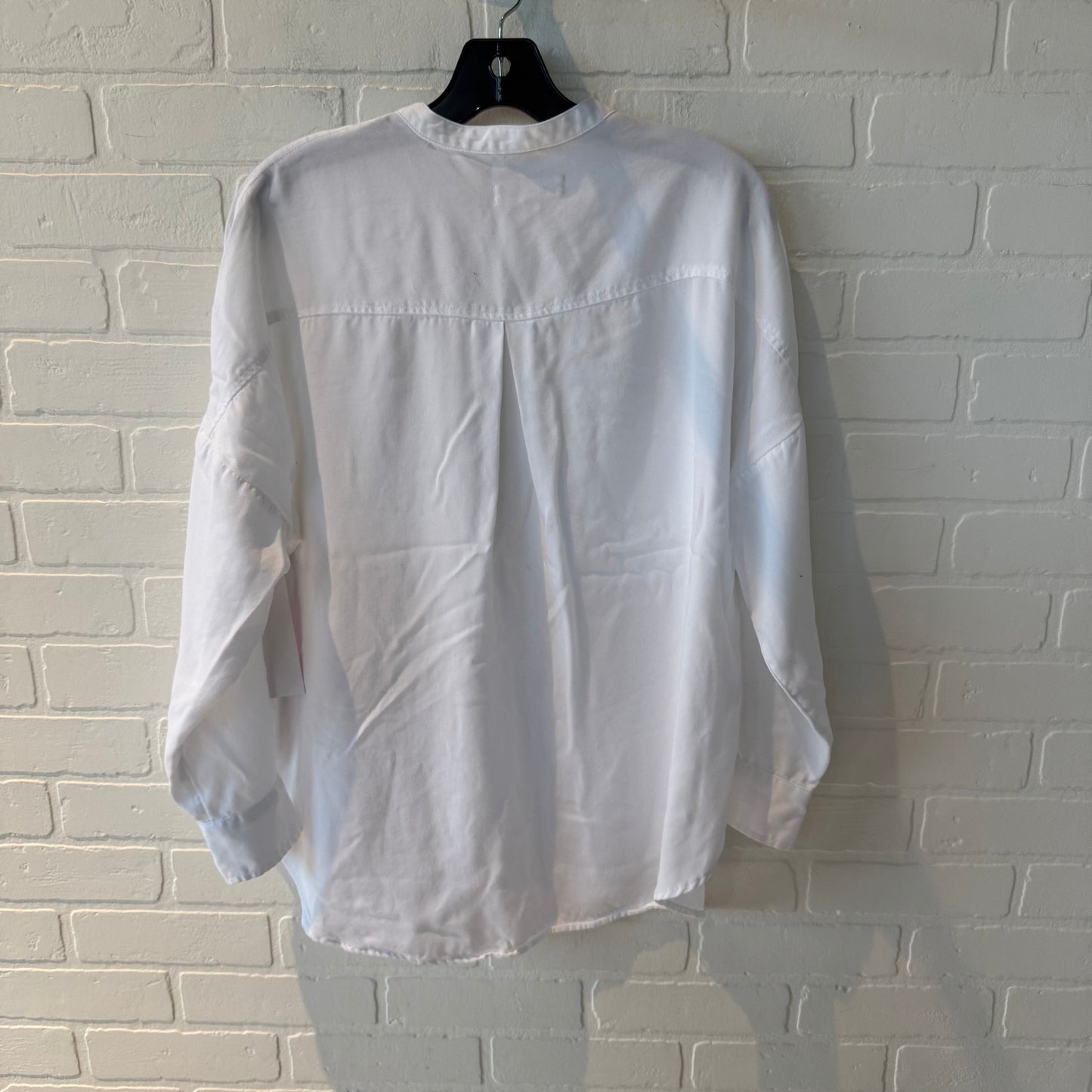 Top Long Sleeve By Lou And Grey In White, Size: S