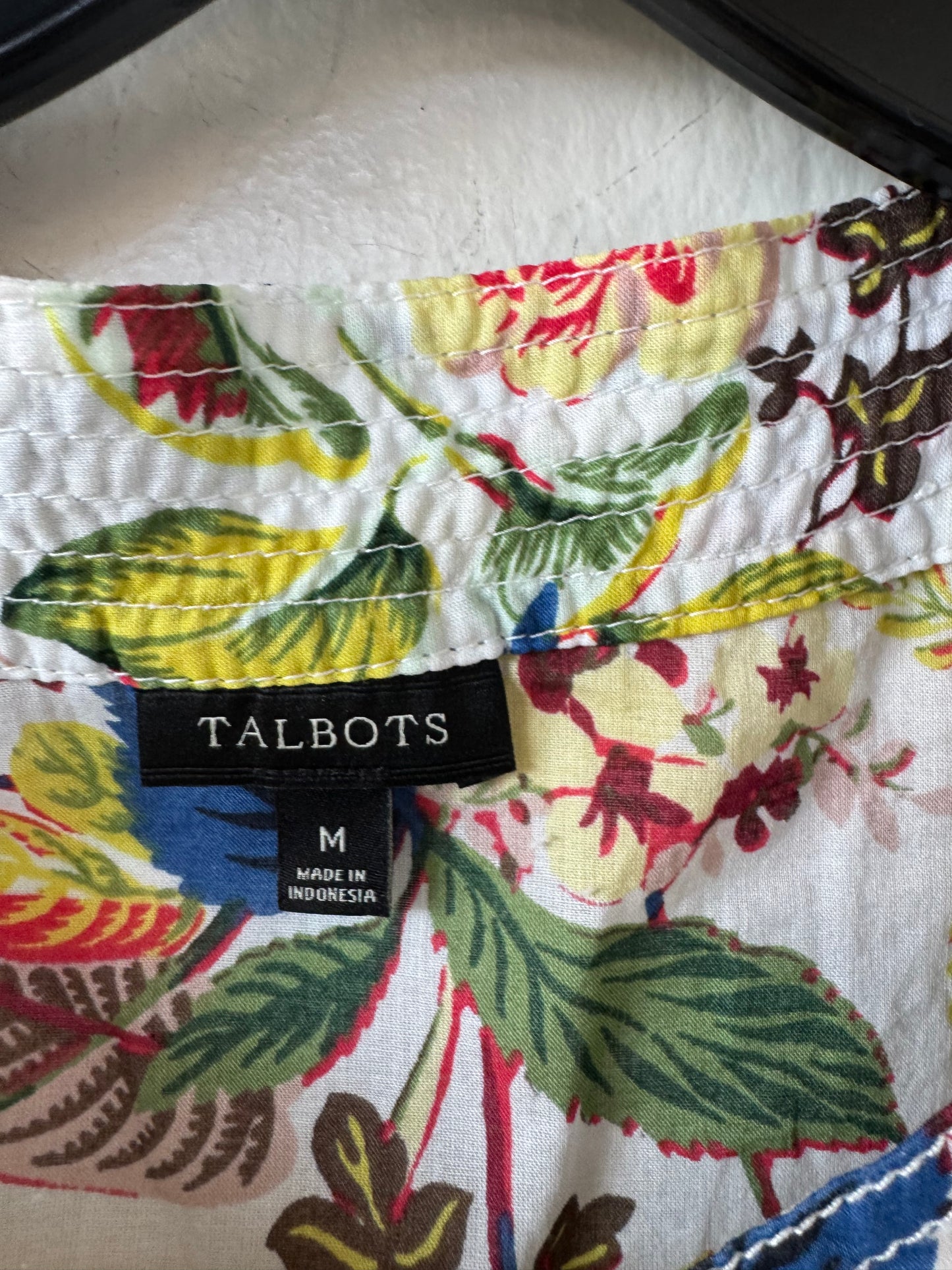 Top Sleeveless By Talbots In White & Yellow, Size: M