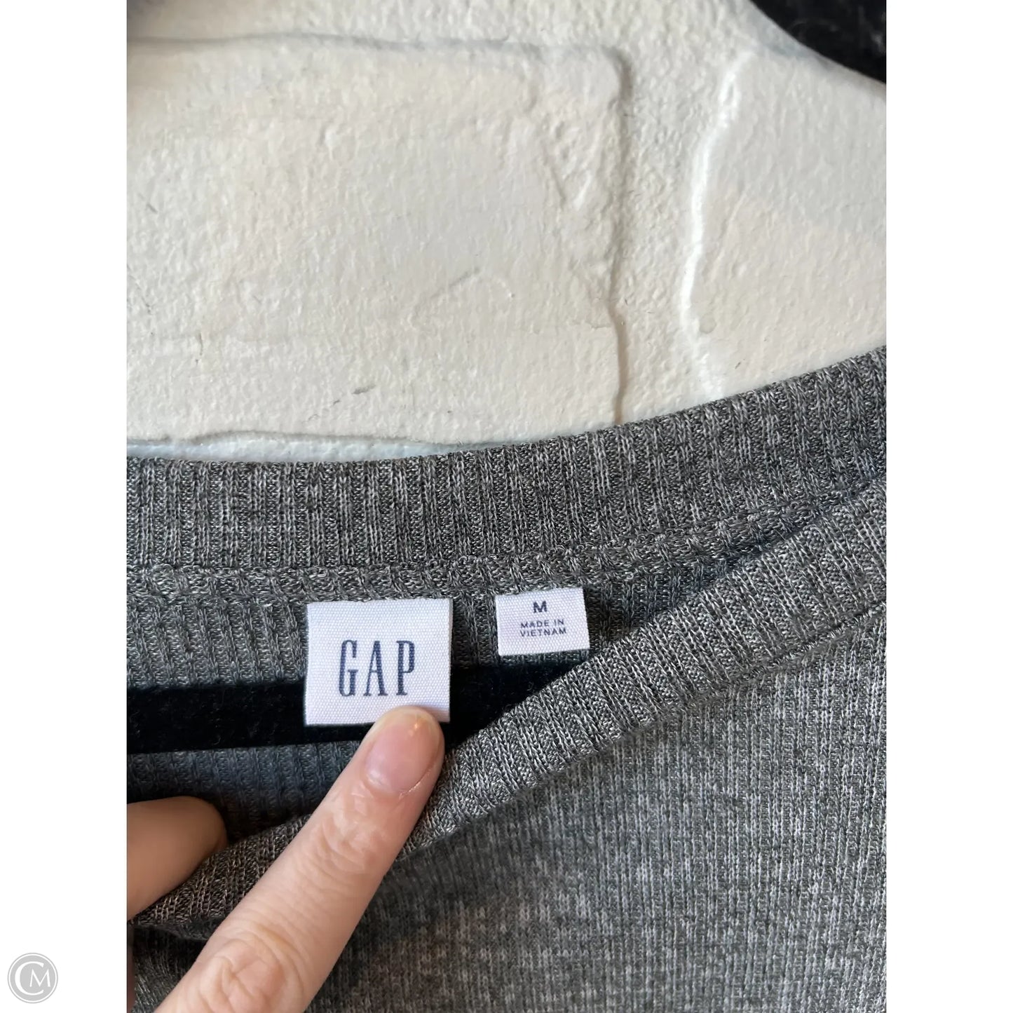 Top Long Sleeve By Gap In Grey, Size: M