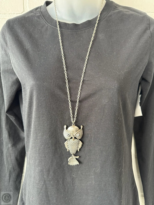 Necklace Pendant By Clothes Mentor