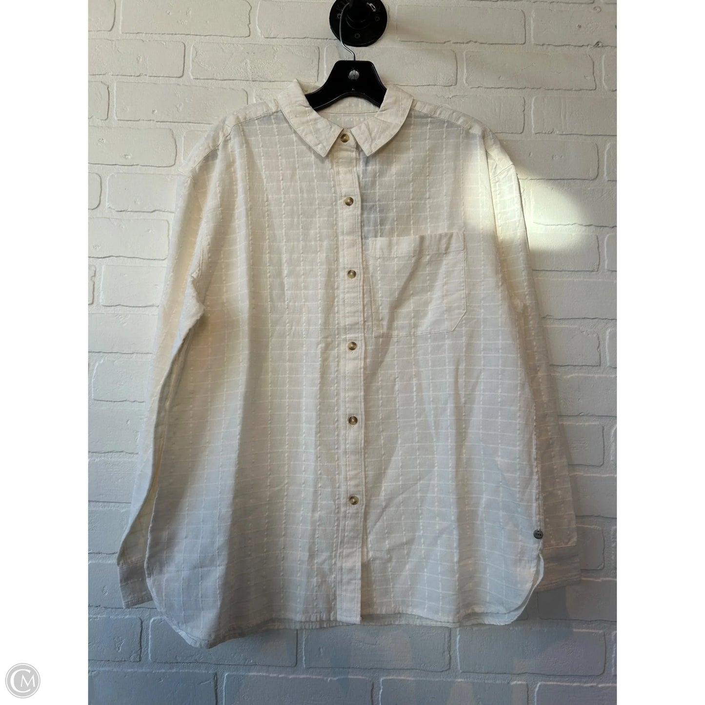 Top Long Sleeve By Clothes Mentor In Cream, Size: M