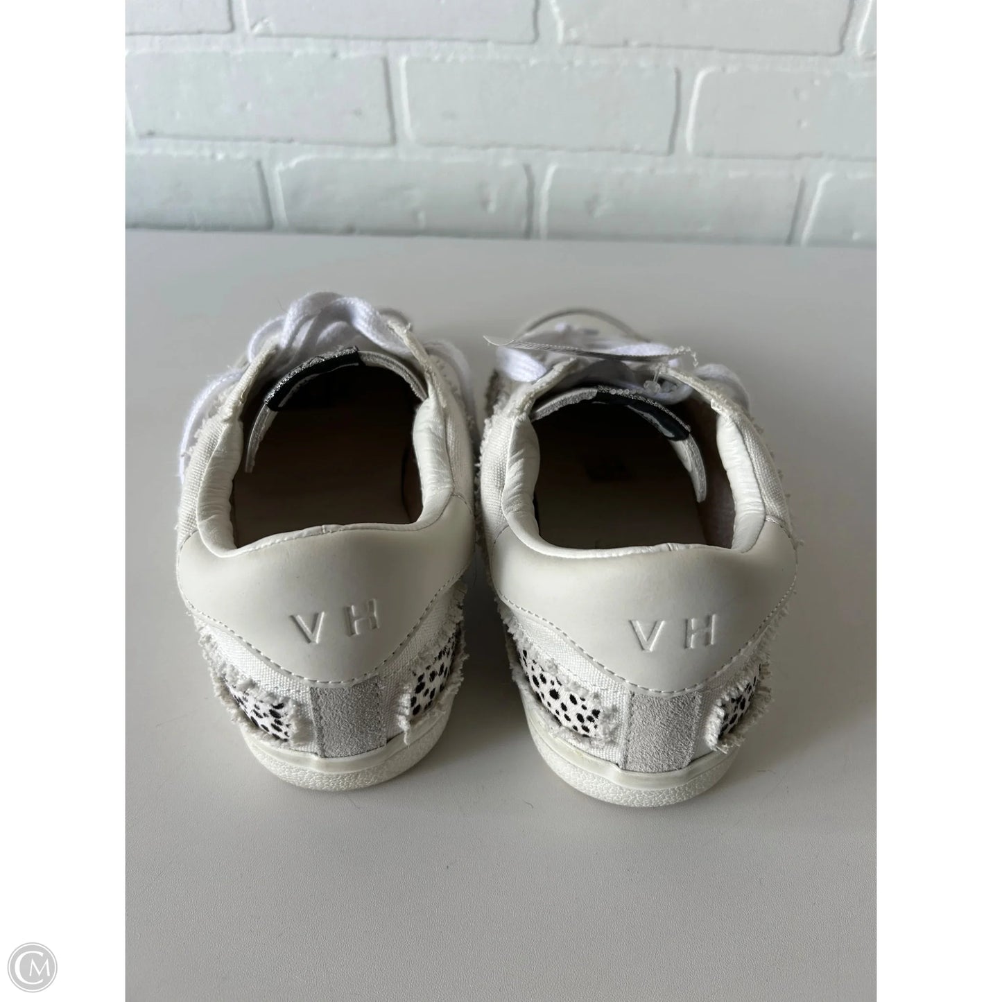 Shoes Sneakers By Vintage Havana In White, Size: 9